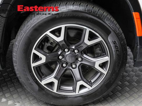 Used 2023 Jeep Wagoneer Series III w/ Preferred Equipment Group image 28