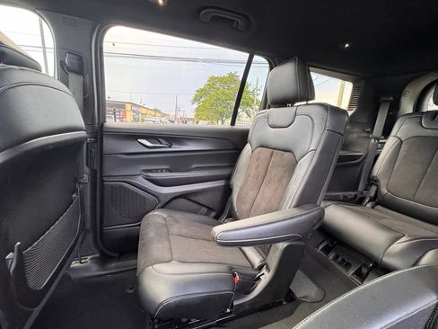 Used 2023 Jeep Grand Cherokee L Altitude AWD/4WD image 16