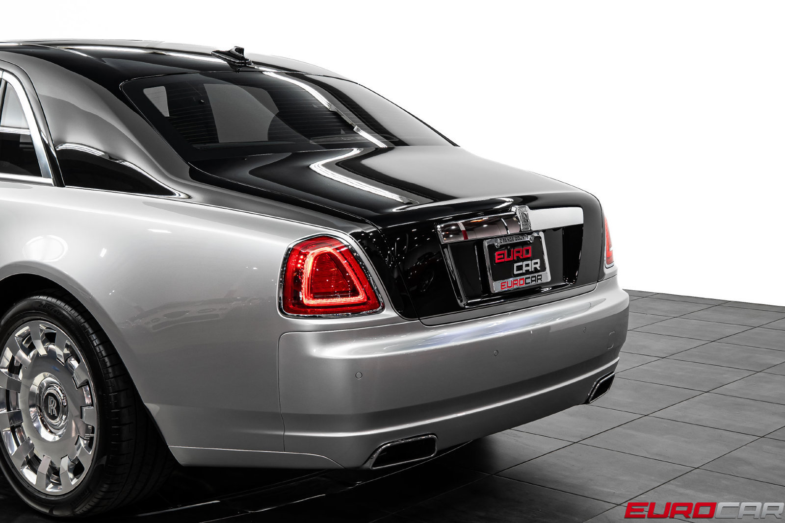 Used 2014 Rolls-Royce Ghost RWD image 18