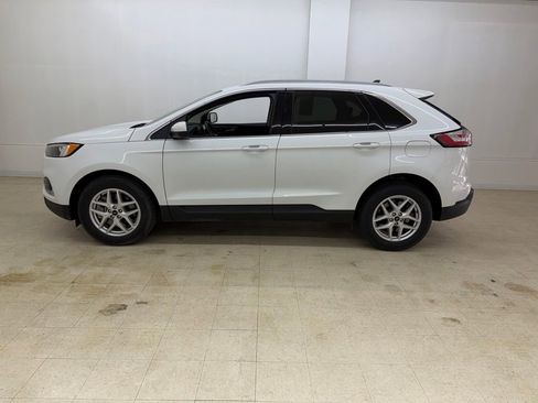 Used 2024 Ford Edge SEL w/ Convenience Package AWD/4WD image 2
