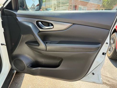 Used 2016 Nissan Rogue S AWD/4WD image 27
