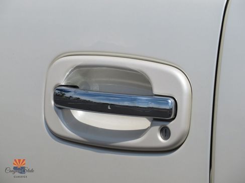 Used 2004 Cadillac Escalade EXT AWD/4WD image 26