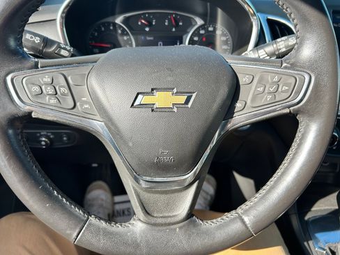 Used 2021 Chevrolet Equinox LS image 12