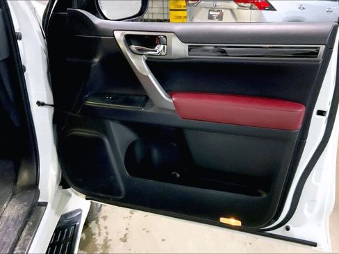 Certified 2023 Lexus GX 460 Premium w/ Premium Package image 22