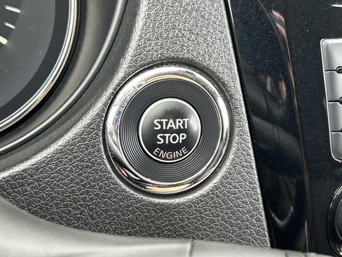Used 2020 Nissan Rogue SV AWD/4WD image 38
