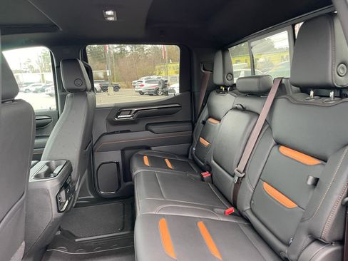 Used 2024 GMC Sierra 1500 AT4 w/ Technology Package image 26