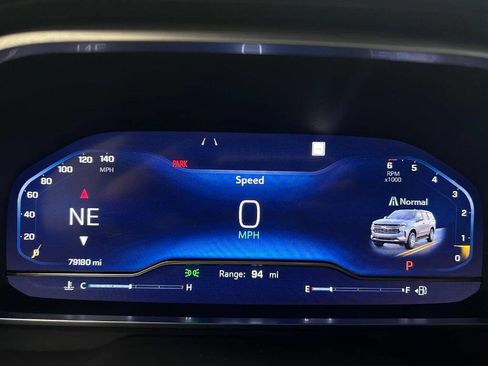 Used 2023 Chevrolet Suburban Premier image 15