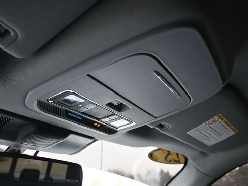 Used 2023 Ford F350 Lariat w/ Chrome Package image 33