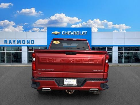 Used 2020 Chevrolet Silverado 1500 Custom w/ Custom Value Package AWD/4WD image 4