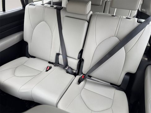 Used 2024 Toyota Grand Highlander XLE image 13