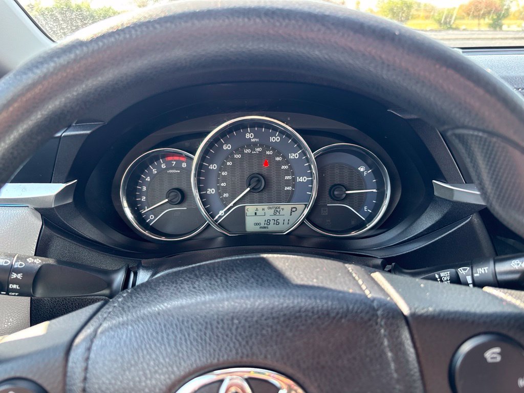 Used 2014 Toyota Corolla LE FWD image 25