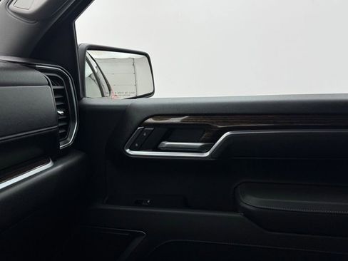 Used 2025 GMC Sierra 1500 Elevation image 41