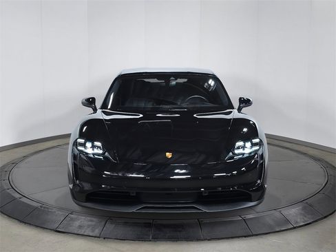 Used 2023 Porsche Taycan image 10