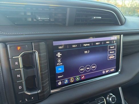 Used 2021 GMC Yukon Denali w/ LPO, Illumination Package image 5