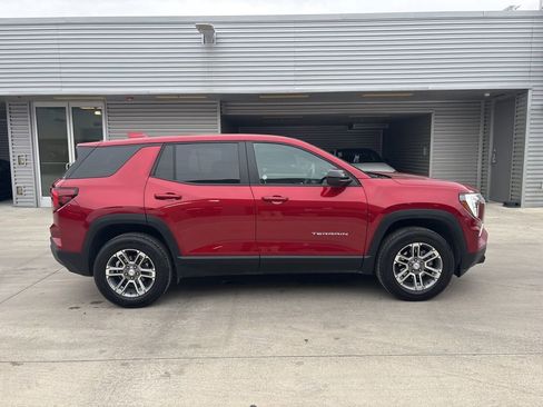 Used 2025 GMC Terrain Elevation image 4