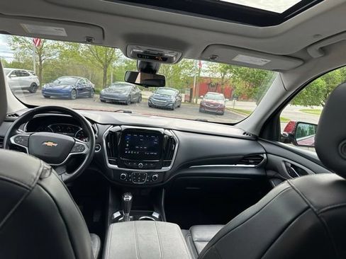 Used 2020 Chevrolet Traverse LT w/ LT Premium Package FWD image 27