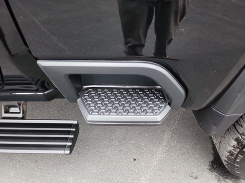 Certified 2024 GMC Sierra 2500 Denali Ultimate image 27