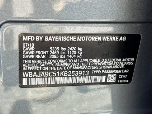 Used 2019 BMW 530e w/ Premium Package RWD image 34