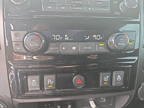 Used 2021 Nissan Titan PRO-4X w/ Pro-4x Convenience Package image 10