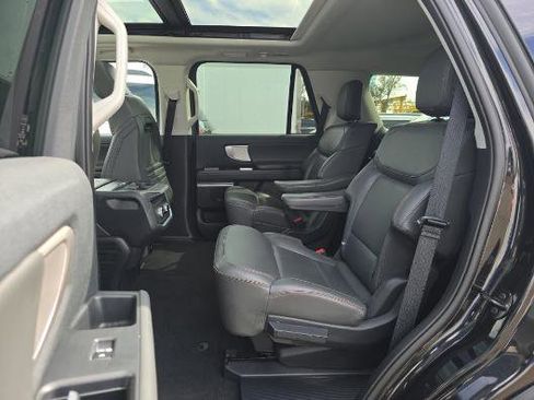 Used 2025 Ford Expedition Active image 13