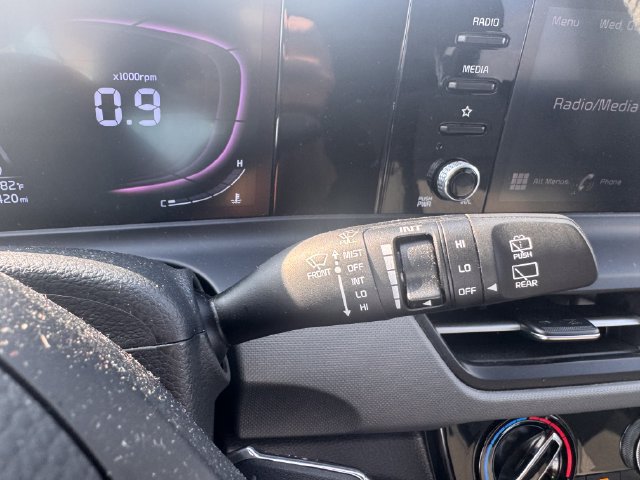 Used 2025 Kia Seltos LX AWD/4WD image 12