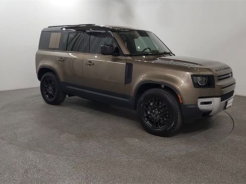 Used 2025 Land Rover Defender 110 S image 2