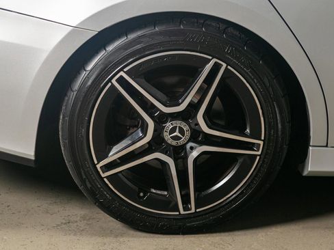 Used 2019 Mercedes-Benz A 220 4MATIC w/ AMG Line image 18