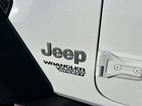 Used 2020 Jeep Wrangler Unlimited Sport S image 35