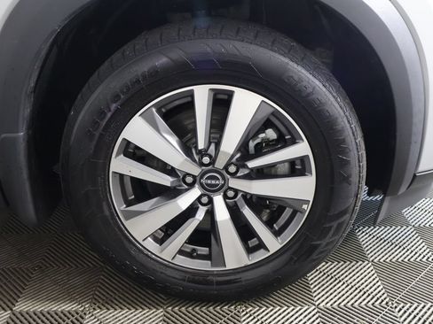 Used 2023 Nissan Pathfinder SL AWD/4WD image 21