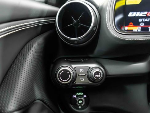Used 2021 Ferrari 812 GTS image 31