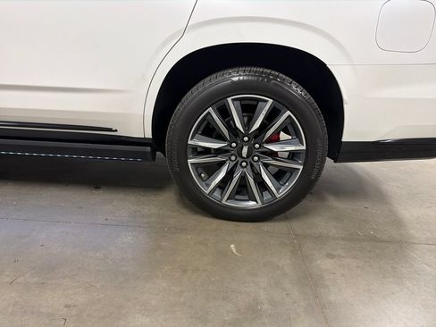 Used 2022 Cadillac Escalade Sport Platinum w/ Heavy-Duty Trailer Package AWD/4WD image 11