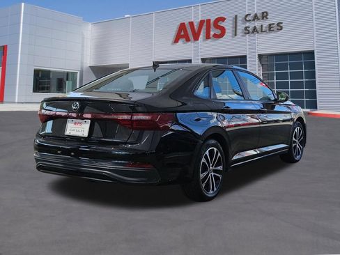 Used 2025 Volkswagen Jetta Sport FWD image 6