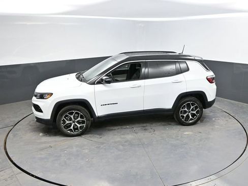 Used 2026 Jeep Compass Limited AWD/4WD image 43