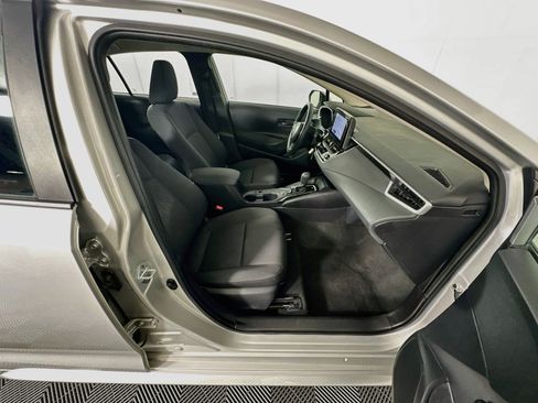 Used 2025 Toyota Corolla LE FWD image 28