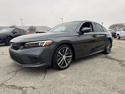 Used 2024 Honda Civic Touring image 2