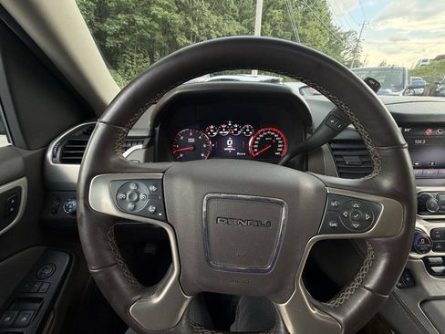 Used 2015 GMC Yukon XL Denali w/ Open Road Package AWD/4WD image 36