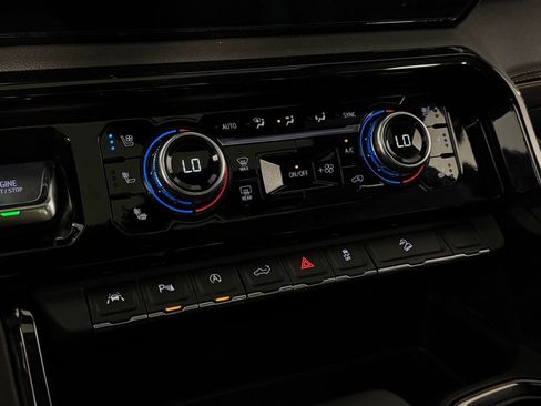 Used 2023 GMC Sierra 1500 AT4 w/ AT4 Preferred Package image 19