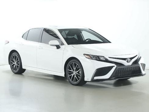 Certified 2024 Toyota Camry SE w/ Cold Weather Package FWD image 9