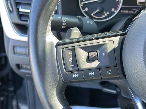 Used 2023 Nissan Rogue SV w/ SV Premium B Package image 14