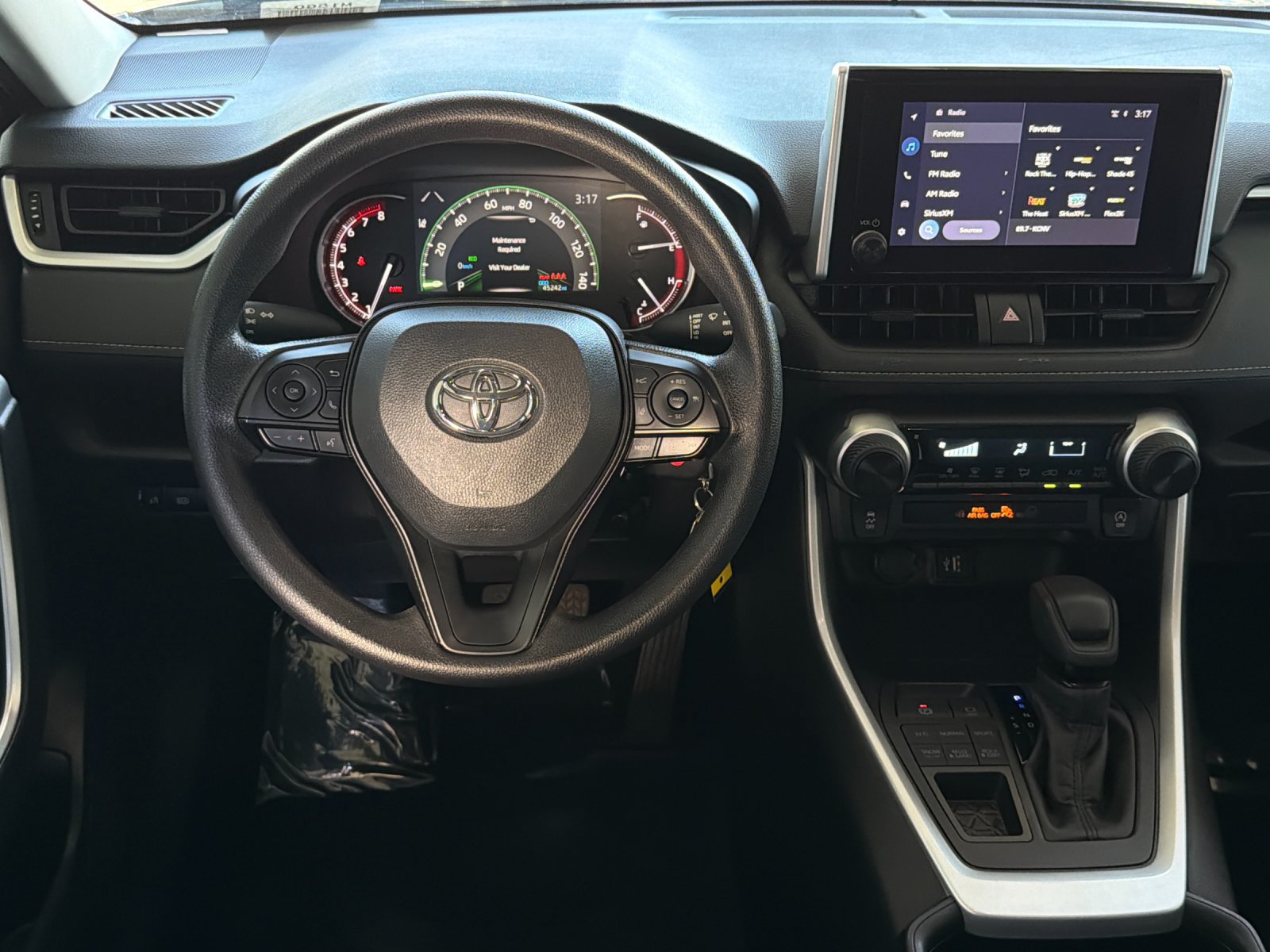 Used 2025 Toyota RAV4 LE AWD/4WD image 13