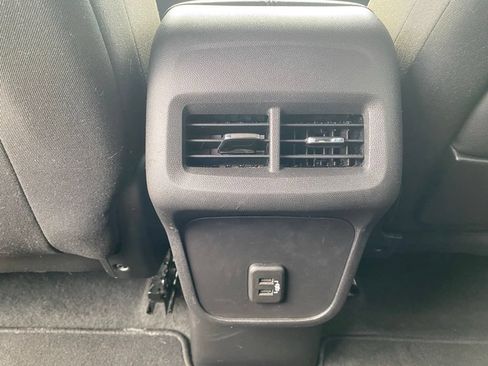 Used 2024 GMC Terrain SLE AWD/4WD image 23