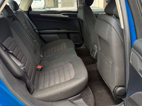 Used 2020 Ford Fusion SE FWD image 25