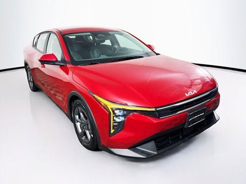 Certified 2025 Kia K4 LXS image 3