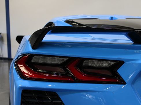 Used 2023 Chevrolet Corvette Stingray Preferred Cpe w/ Z51 Performance Package RWD image 16