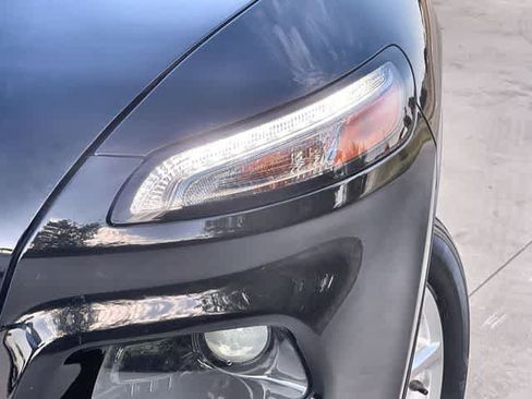 Used 2018 Jeep Cherokee Latitude FWD image 24