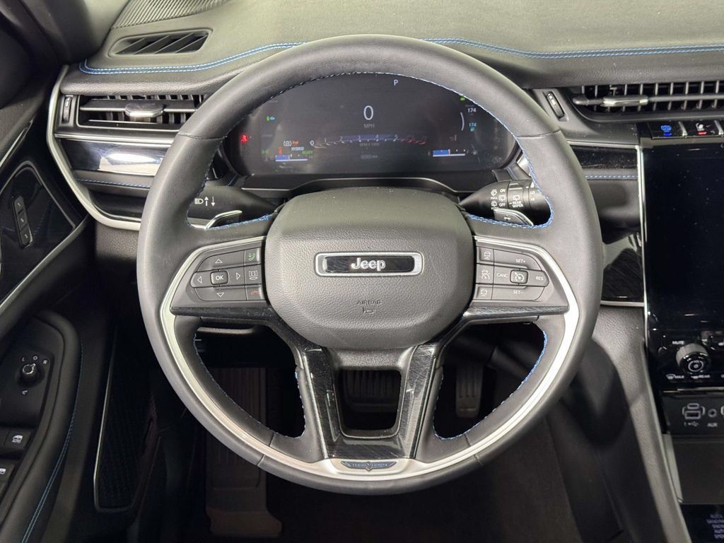 Used 2024 Jeep Grand Cherokee Trailhawk w/ Luxury Tech Group III AWD/4WD image 20