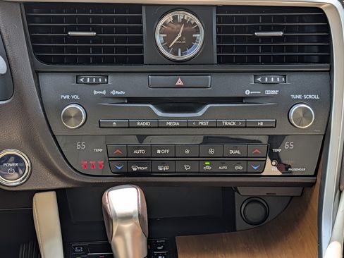 Used 2018 Lexus RX 450h AWD w/ Premium Package image 23