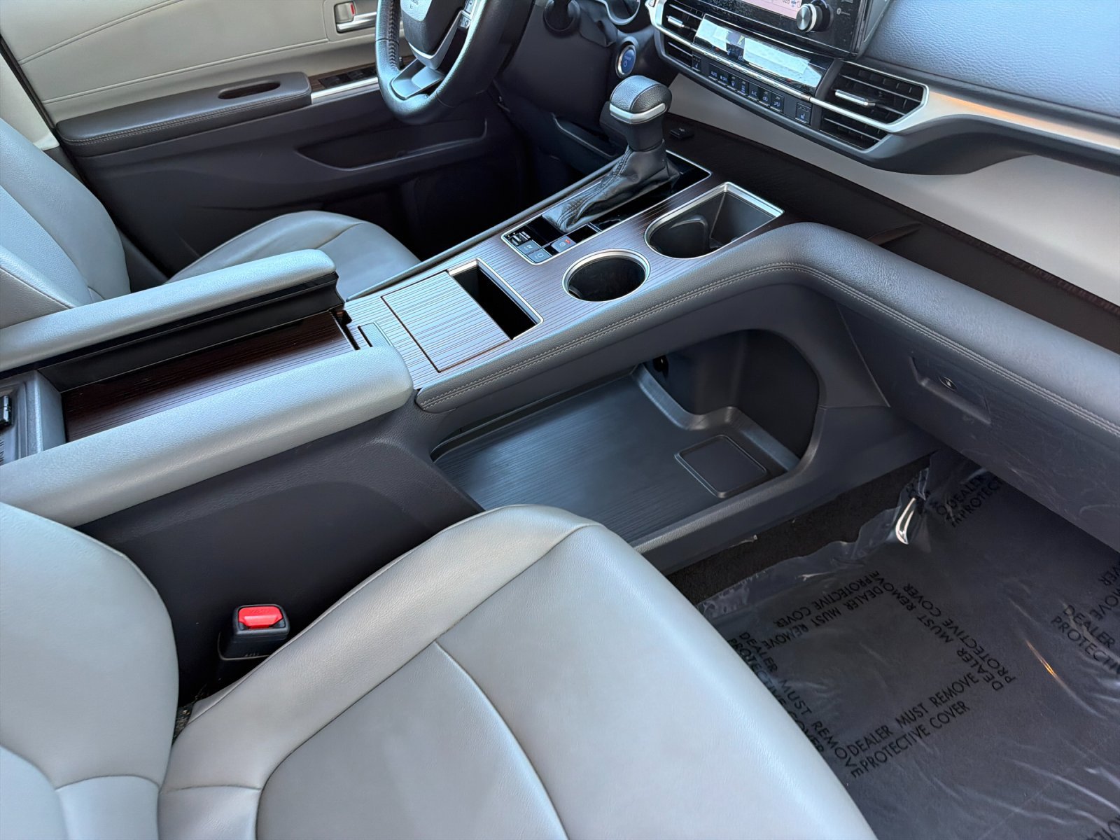 Used 2022 Toyota Sienna XLE FWD image 19