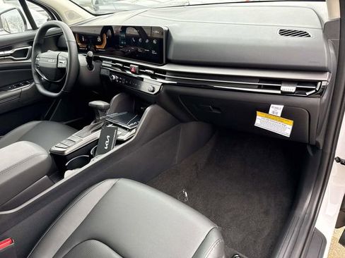 New 2026 Kia Sportage EX w/ EX Panorama Roof Package FWD image 16
