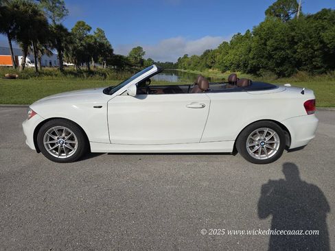 Used 2010 BMW 128i Convertible image 3